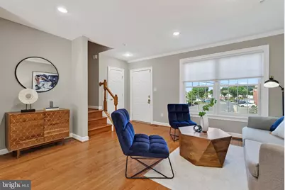 2402 N Greenbrier Court, Arlington, VA 22207 - Photo 8