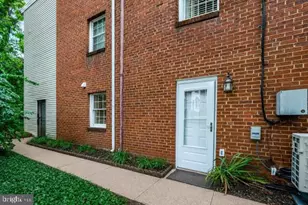 110 Wise St S, Arlington, VA 22204 - Photo 4