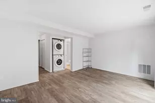975 S Taylor St, Arlington, VA 22204 - Photo 4