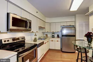 1805 Crystal Dr, Arlington, VA 22202 - Photo 6