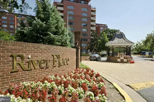 1121 Arlington Blvd, Arlington, VA 22209 - Photo 2