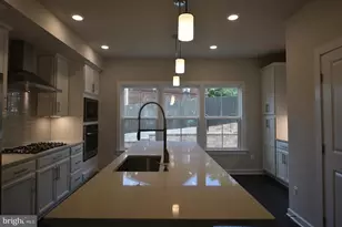 5701 11th St N, Arlington, VA 22205 - Photo 18