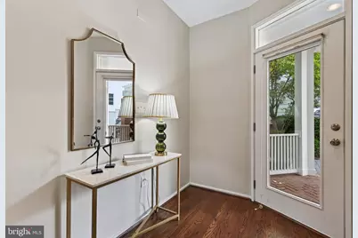 2074 N Oakland Street, Arlington, VA 22207 - Photo 4