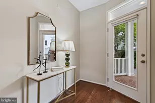 2074 N Oakland St, Arlington, VA 22207 - Photo 4