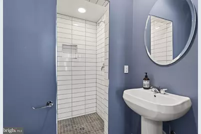 2074 N Oakland Street, Arlington, VA 22207 - Photo 10
