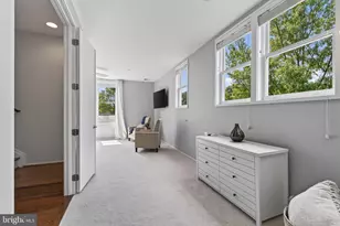 2074 N Oakland St, Arlington, VA 22207 - Photo 32