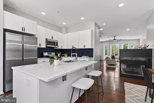 2074 N Oakland St, Arlington, VA 22207 - Photo 12