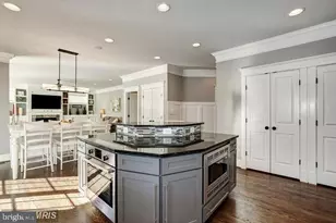 812 21st St S, Arlington, VA 22202 - Photo 10
