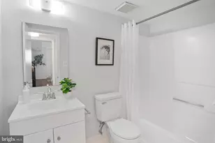 1001 N Vermont St, Arlington, VA 22201 - Photo 16