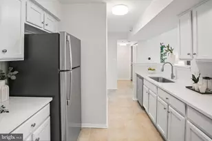 1001 N Vermont St, Arlington, VA 22201 - Photo 6