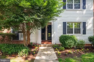 2731 S Walter Reed Dr, Arlington, VA 22206 - Photo 2