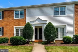 2637 S Walter Reed Dr, Arlington, VA 22206 - Photo 2