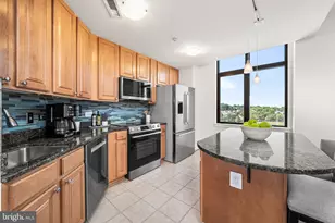 2720 S Arlington Mill Dr, Arlington, VA 22206 - Photo 16