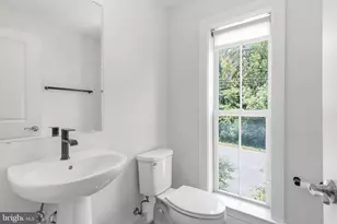 2252 S Glebe Rd, Arlington, VA 22204 - Photo 16