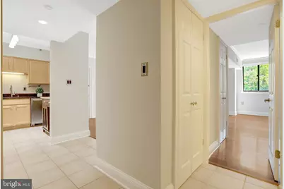 1001 N Randolph Street #302, Arlington, VA 22201 - Photo 32
