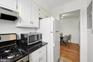 2030 N Vermont St, Arlington, VA 22207 - Photo 8