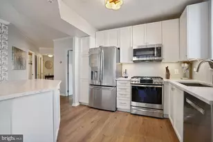 851 N Glebe Rd, Arlington, VA 22203 - Photo 2