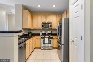 2465 Army Navy Dr, Arlington, VA 22206 - Photo 6