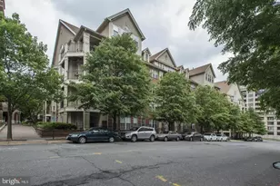 1320 N Wayne Street N, Arlington, VA 22201 - Photo 2