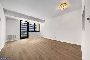 1805 Crystal Dr, Arlington, VA 22202 - Photo 6