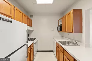 4141 N Henderson Rd, Arlington, VA 22203 - Photo 28