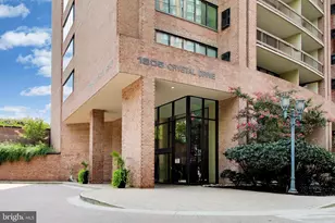 1805 Crystal Dr, Arlington, VA 22202 - Photo 2