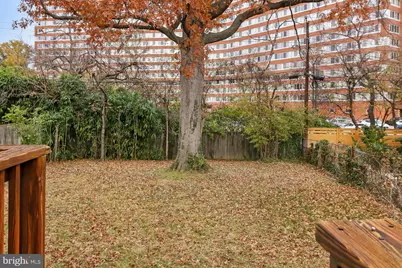1025 16th Street S, Arlington, VA 22202 - Photo 8