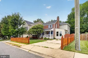 4705 22nd St N, Arlington, VA 22207 - Photo 2