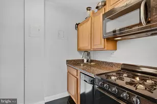 1011 Arlington Blvd, Arlington, VA 22209 - Photo 8
