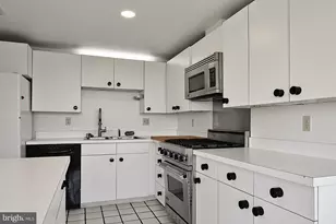 1021 Arlington Blvd, Arlington, VA 22209 - Photo 8