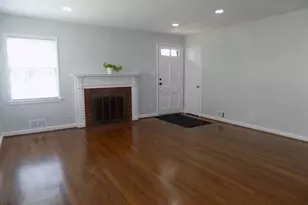 138 S Abingdon St, Arlington, VA 22204 - Photo 2