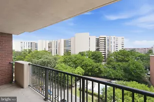 1300 Army Navy Dr, Arlington, VA 22202 - Photo 24