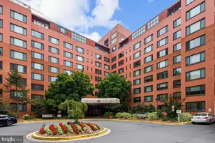 1021 S Arlington Blvd, Arlington, VA 22209 - Photo 1