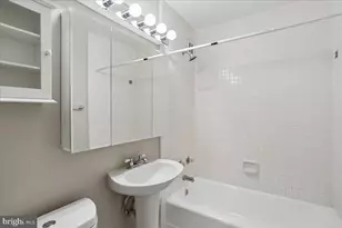 1021 S Arlington Blvd, Arlington, VA 22209 - Photo 24