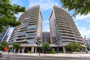 1300 Crystal Dr, Arlington, VA 22202 - Photo 1
