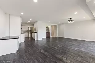 1300 Crystal Dr, Arlington, VA 22202 - Photo 6
