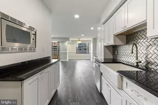 1300 Crystal Dr, Arlington, VA 22202 - Photo 10
