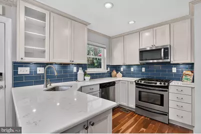 837 31st Street S, Arlington, VA 22202 - Photo 2