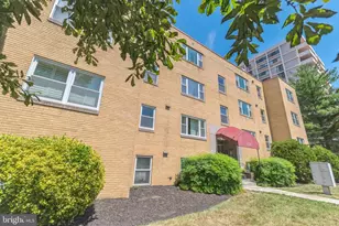 4225 N Henderson Rd, Arlington, VA 22203 - Photo 2