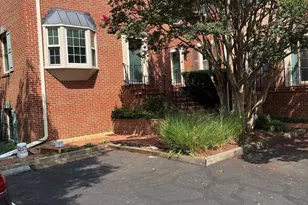2133 N Lincoln St, Arlington, VA 22207 - Photo 2