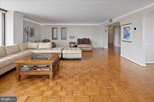 1101 S Arlington Ridge Rd, Arlington, VA 22202 - Photo 12