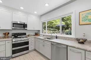 2617 S Arlington Ridge Rd, Arlington, VA 22202 - Photo 32