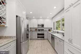 2617 S Arlington Ridge Rd, Arlington, VA 22202 - Photo 30
