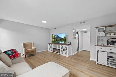 1300 Army Navy Drive #320, Arlington, VA 22202 - Photo 14