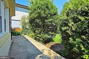 1906 S Ives St, Arlington, VA 22202 - Photo 2