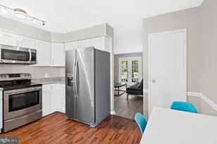 2515 S Walter Reed Dr, Arlington, VA 22206 - Photo 6