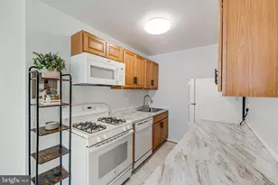 1200 S Arlington Ridge Rd, Arlington, VA 22202 - Photo 10