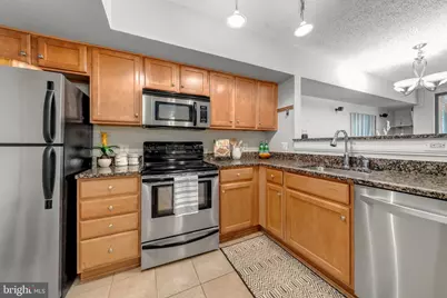 1001 N Vermont Street #905, Arlington, VA 22201 - Photo 4