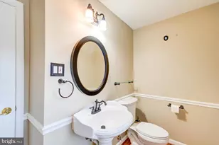 2329 S Rolfe St, Arlington, VA 22202 - Photo 34
