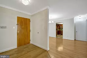 1101 S Arlington Ridge Rd, Arlington, VA 22202 - Photo 6